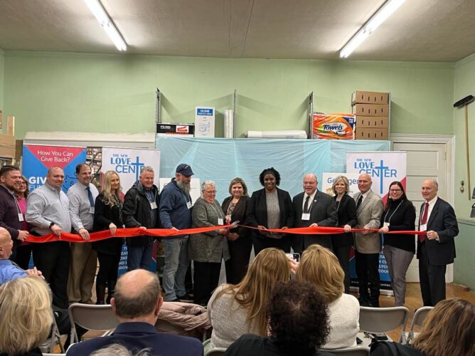 The New Love Center fighting hunger with Mobile Food Pantry